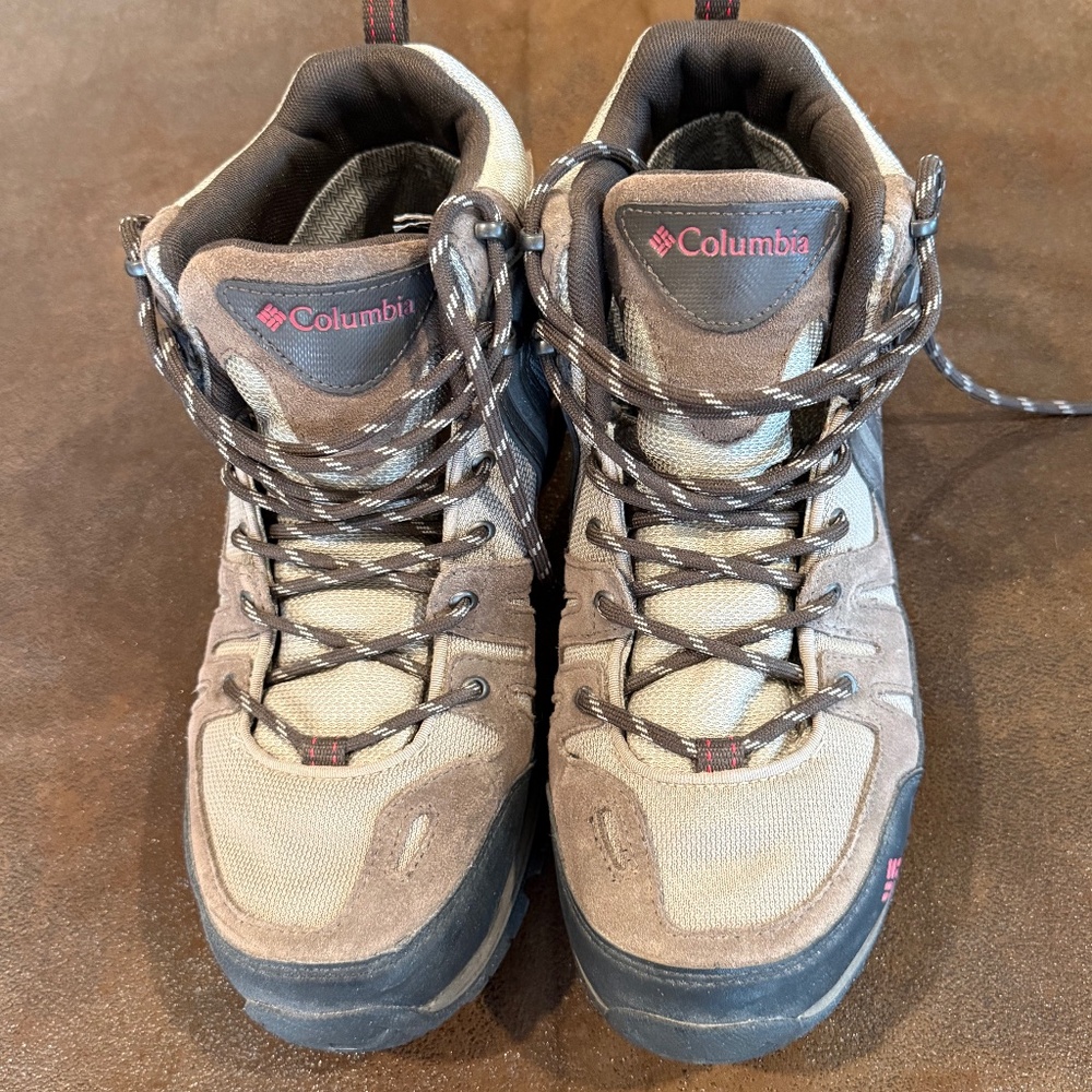 Columbia Men's Hiking Boots BM-3634-221 USED - GOOD CONDITION